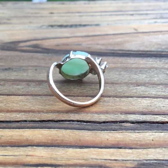 10kt yellow gold jade and diamond ring…2.5 grams - Picture 4 of 11